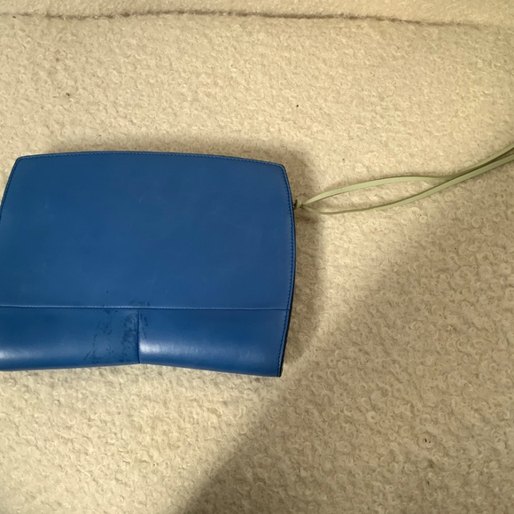 Sky blue leather Narciso Rodriguez clutch with contrasting sea foam green - Picture 4 of 5